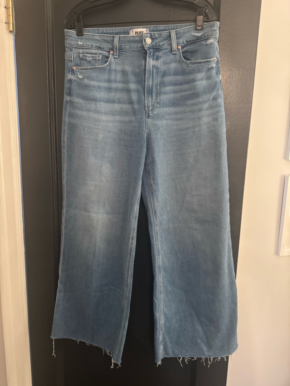 PAIGE Light Blue Wide-Leg Crop Jeans size 32 stretchy and flattering